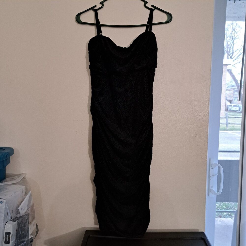 Windsor Dress Women's X Large Black Velvet Ruche spaghetti strap Bodycon Midi